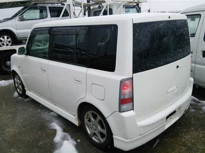 TOYOTA B B 2002 / Japanese Used Car Exporter / Element Trading