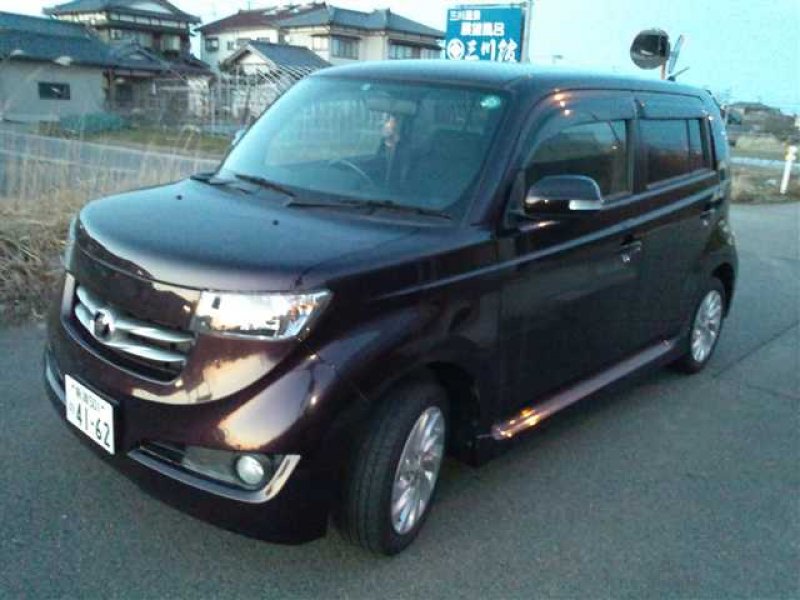 TOYOTA B B 2008 / Japanese Used Car Exporter / Element Trading