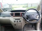 TOYOTA Noah 2001